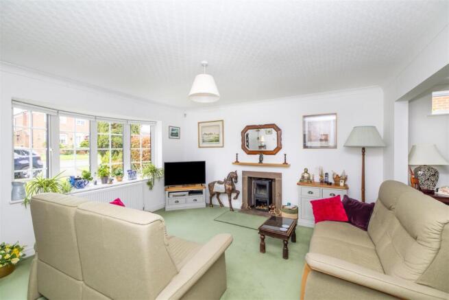 4 bed Detached for sale Image 8