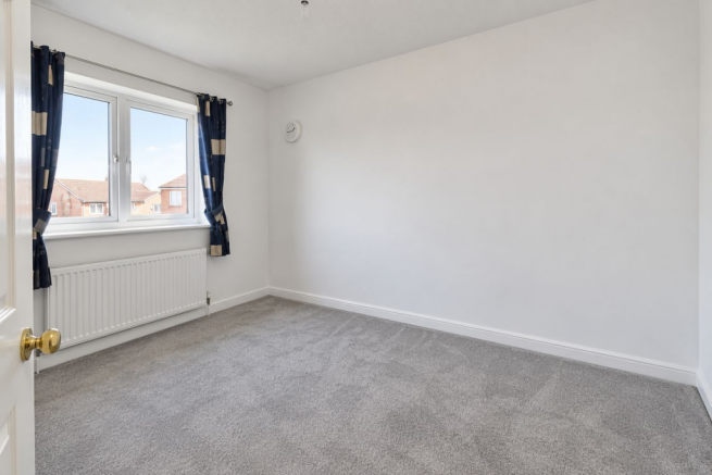 3 bed Semi-Detached to rent Image 8