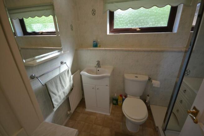 BATHROOM SUITE