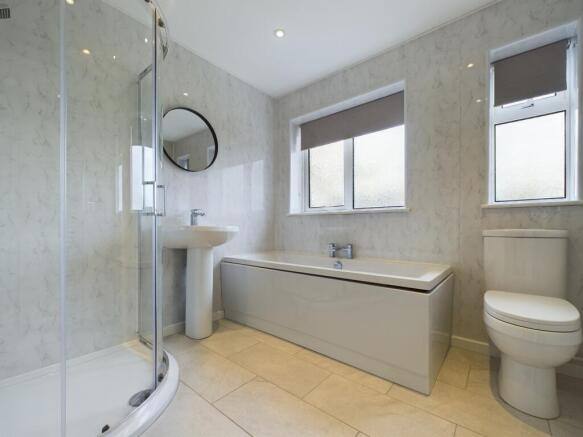 2 bed Semi-Detached to rent Image 9