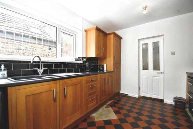 2 bed Semi-Detached for sale Image 12