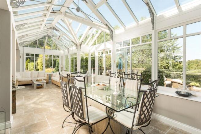 5 bed Detached for sale Image 10