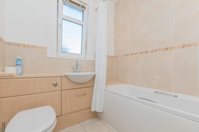 9. Bathroom.jpg