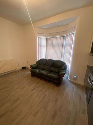 2 bed Flat to rent Image 10