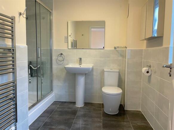 En Suite 1.JPG