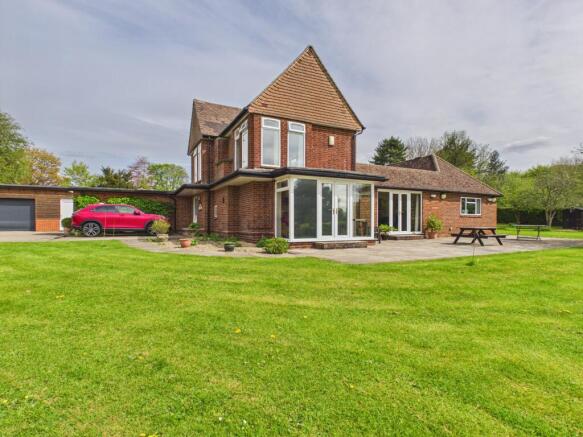 CAM02119G0-PR0573-STILL006