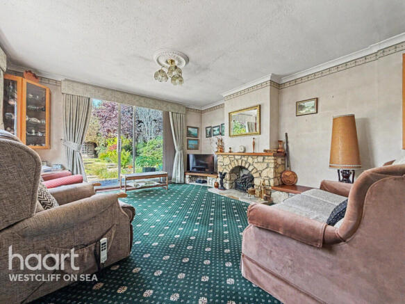 Westbourne Grove, WESTCLIFF-ON-SEA photo 2