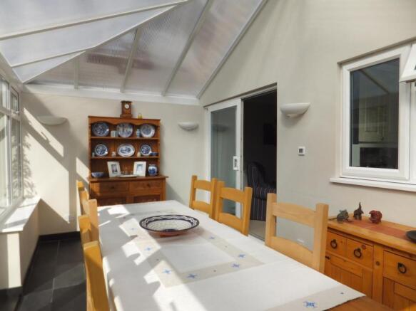 36 Dynes Road 015.jp