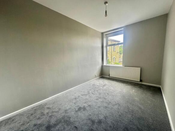 2 bed Apartment to rent Image 11