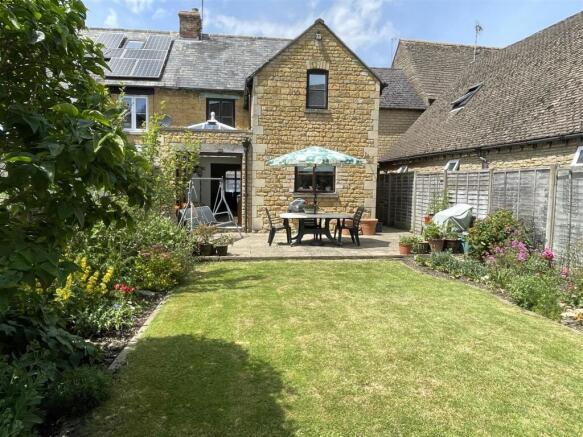 Broadlands, Bourton-On-The-Water, Cheltenham photo 4