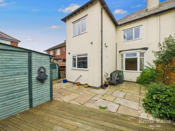 4 bed Semi-Detached for sale Image 5