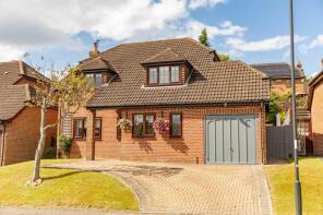 10, Edrich Road, Broadfield, Crawley RH11 9SD