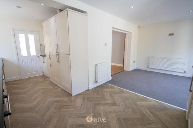 3 bed Semi-Detached for sale Image 6