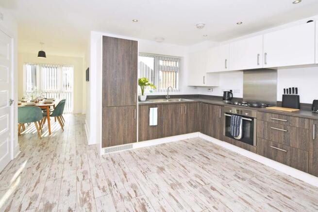 25 Ivory Close - ...