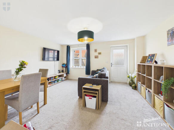 CAM03852G0-PR0599-STILL003