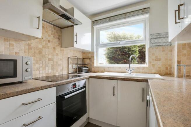 12-d1beJHPropWpen - 28 Jasmine Grove - 13.jpg