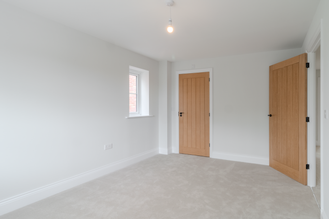 4 bed Detached for sale Image 8
