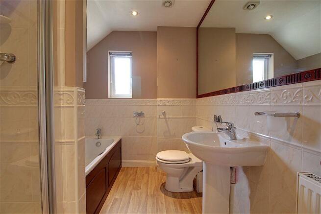 Ensuite to Bed 1