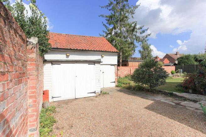 Double Garage ...