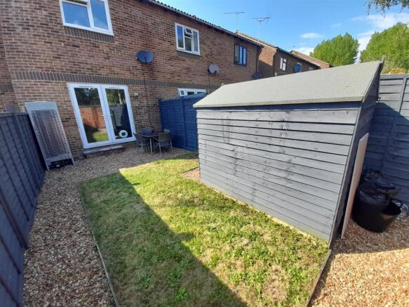 Rear garden 2.jpg