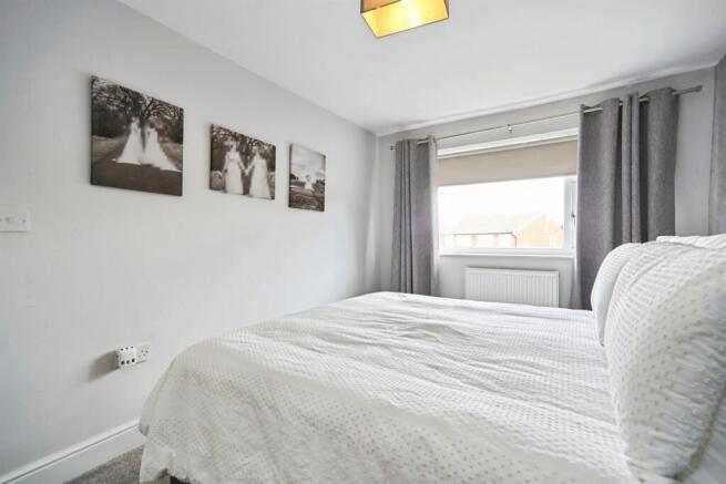 3 bed Semi-Detached for sale Image 12