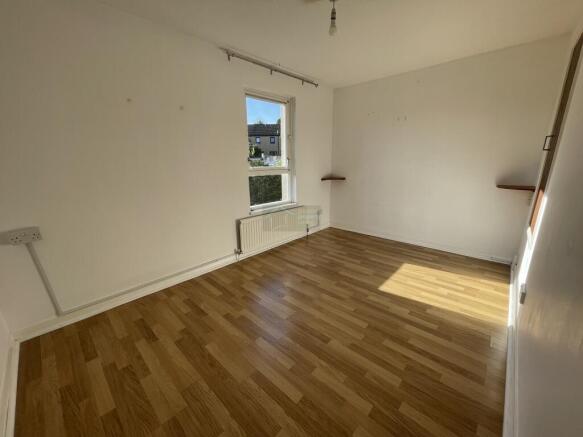 Bedroom 1a.JPG