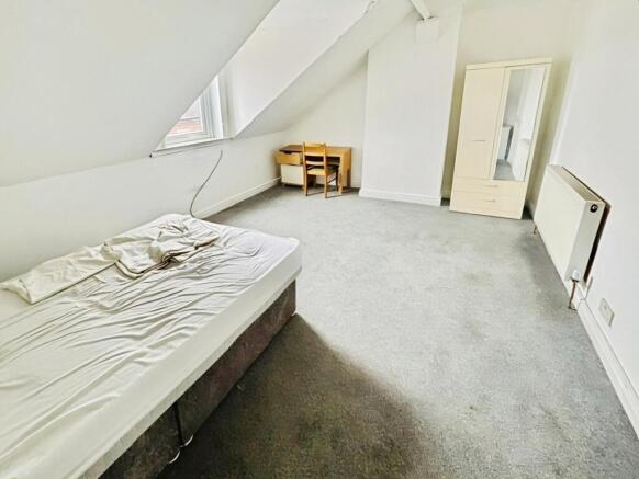 5 bed Terraced for sale Image 7
