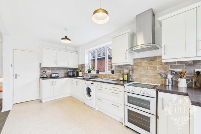3 bed Semi-Detached for sale Image 4