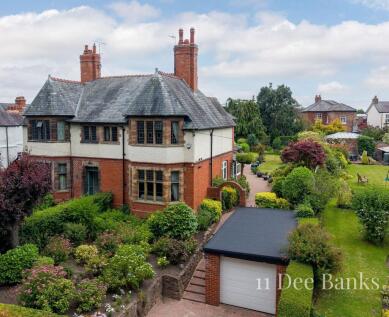 Dee Banks, Chester, CH3