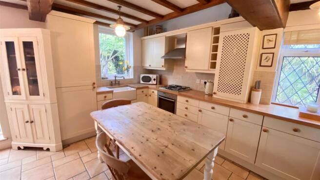 BREAKFAST KITCHEN