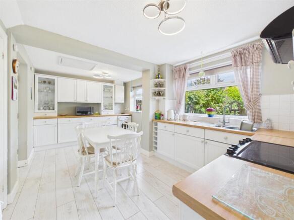 Kitchen: