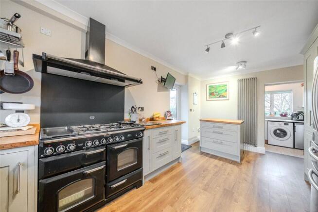 4 bed Detached for sale Image 5