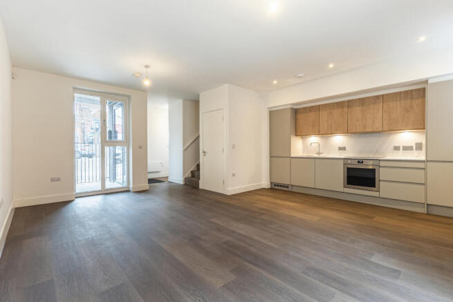 3 bed Terraced to rent Image 4