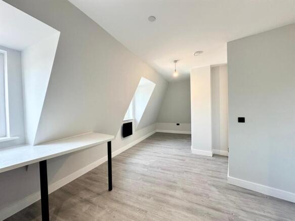 WhatsApp Image 2025-06-20 at 18.00.57 (5).jpeg