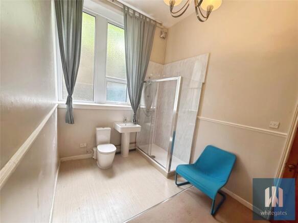 4 bed Apartment to rent Image 9