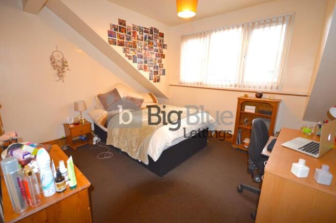 4 bed Terraced to rent Image 8