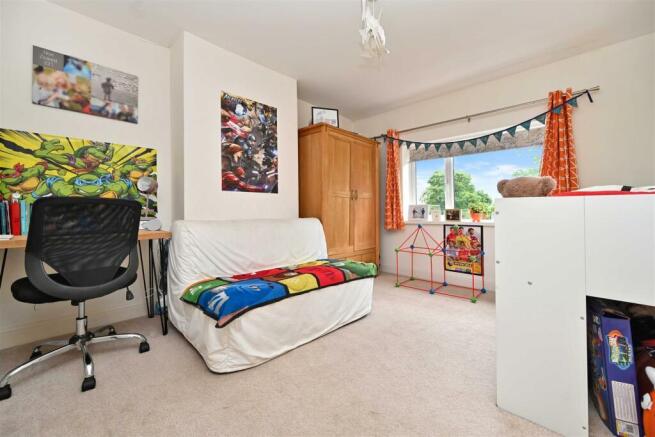 4 bed Semi-Detached for sale Image 8