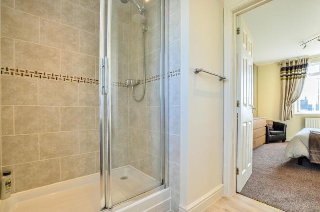 Ensuite to Bed 1