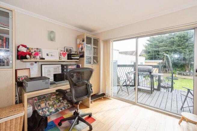 5 bed Detached for sale Image 6