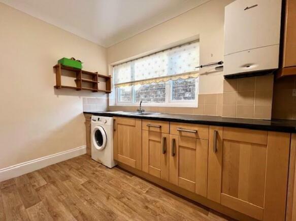 Kitchen2.jpg