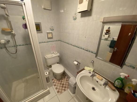 EN SUITE