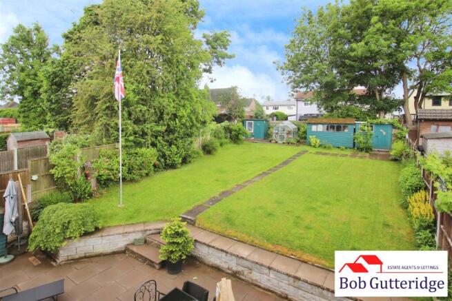 ENCLOSED REAR GARDEN