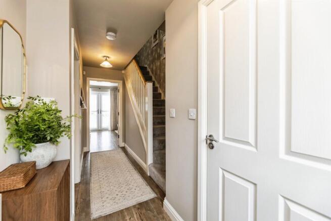 3 bed Semi-Detached for sale Image 9