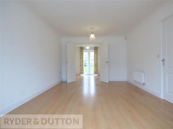 Lounge/Dining Room