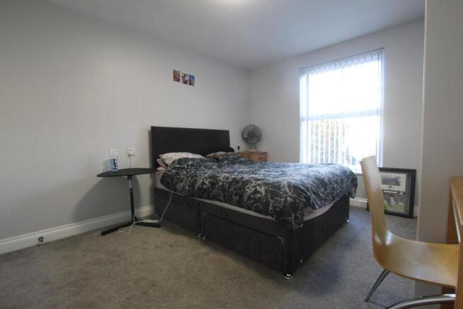 2 bed Flat to rent Image 6