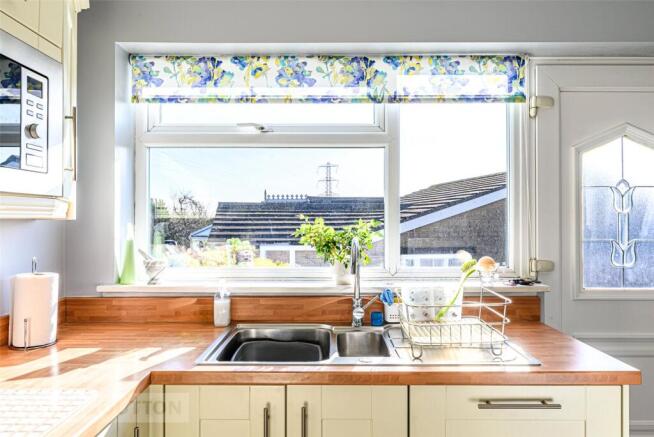 3 bed Detached Bungalow for sale Image 8