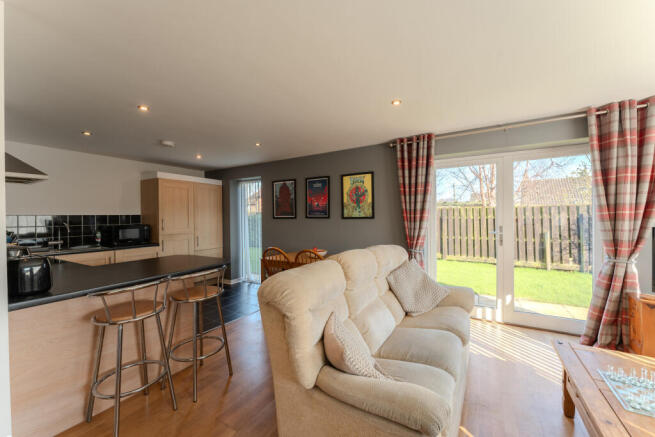 2 bed Flat for sale Image 7