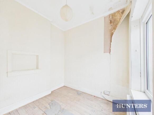 2 bed Flat for sale Image 5