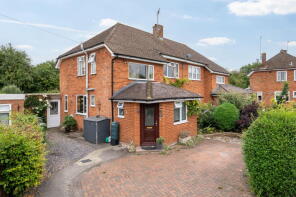 22, Meadow Close, Tring HP23 5BT
