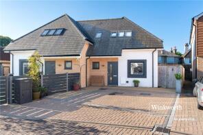 7, 7a Marina Gardens, Woodside Road, Bournemouth BH5 2AZ